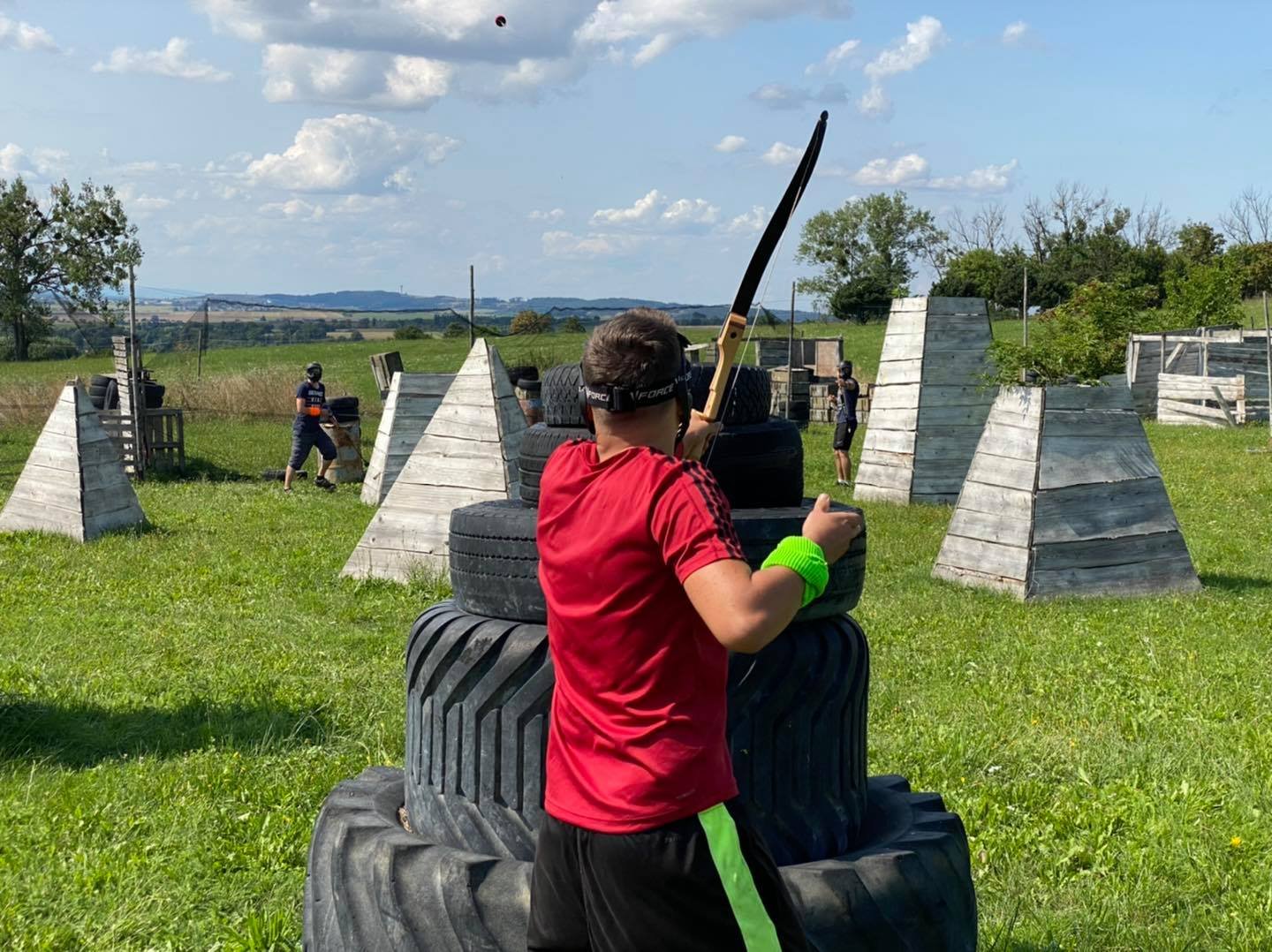 Profesionální luky a šípy pro Archery Game - bezpečné sportovní vybavení na hřišti Holešov